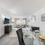 Deluxe Apartment With Terrace Over Harrods