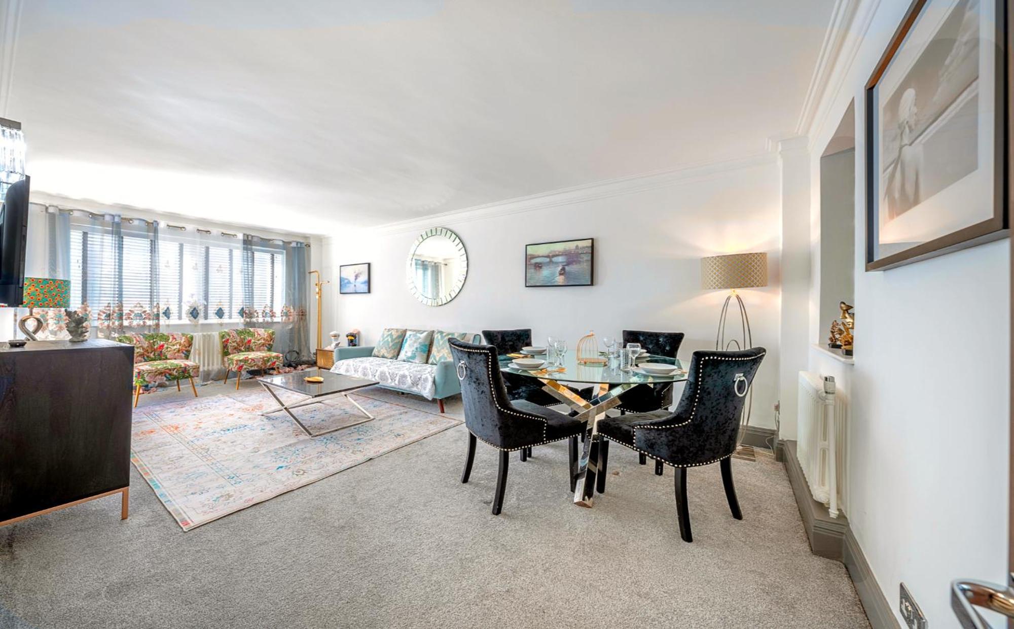 Deluxe With Terrace Over Harrods *