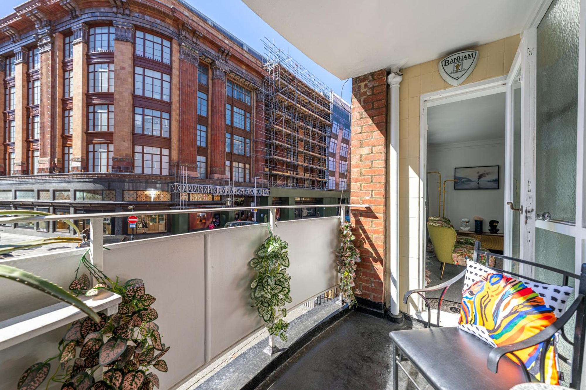 Deluxe With Terrace Over Harrods